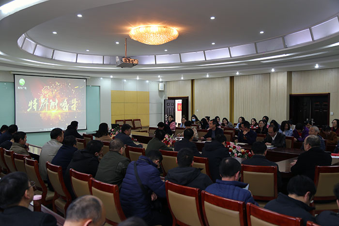 动画疯
组织观看党史教育专题片《特别能战斗》.JPG 动画疯
组织观看党史教育专题片《特别能战斗》.JPG